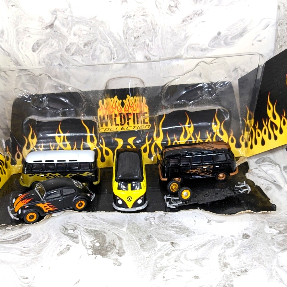 Greenlight Volkswagen 1:64 4 Car Collector Set, Opened, missing one Bug and box